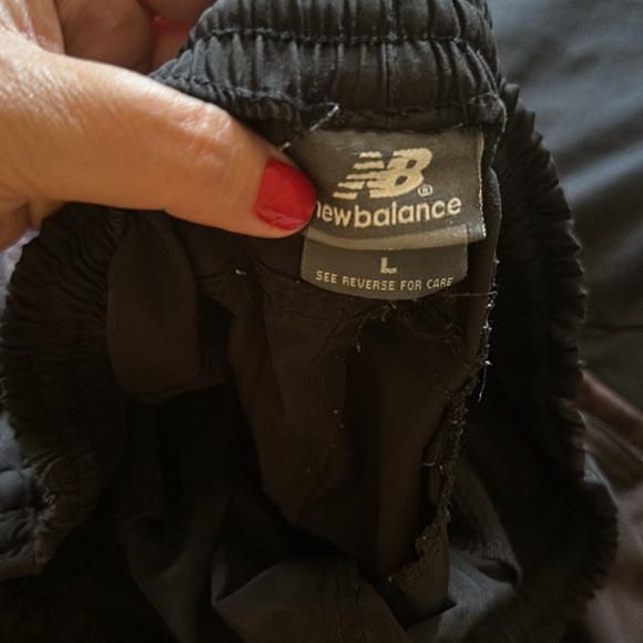 New balance shorts - Picture 3 of 5